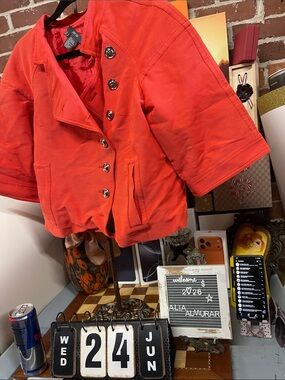 Aren’t you happy to see my orange jacket
